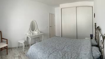2 Schlafzimmer, Bügeleisen/Bügelbrett, kostenloses WLAN, Bettwäsche