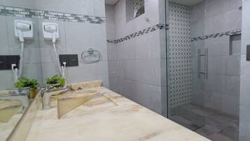 Standard Double Room | Bathroom | Free toiletries, hair dryer, towels