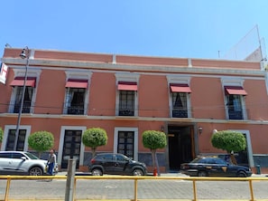 Fachada de la propiedad