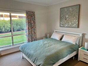 3 bedrooms, WiFi, bed sheets