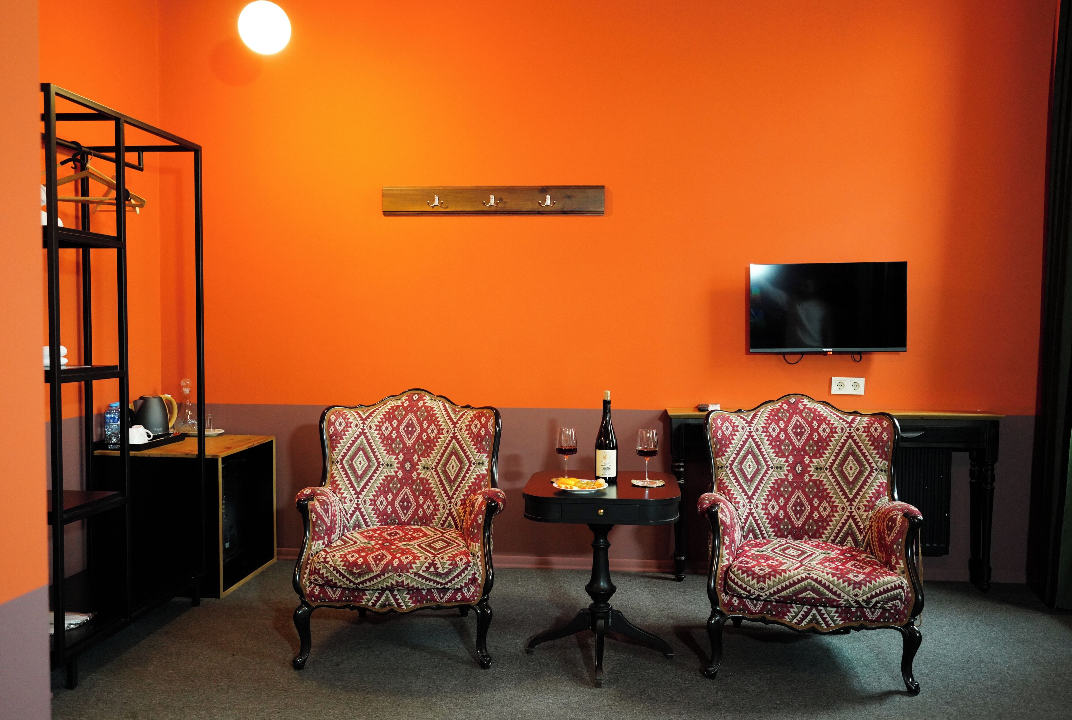 Hypo-allergenic bedding, minibar, individually decorated, soundproofing