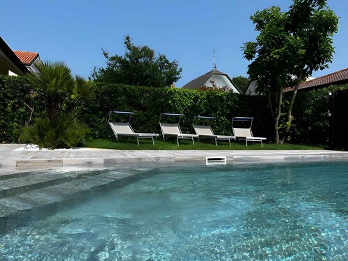 Holiday home with swimming pool