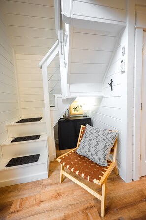 Interior - Secluded A-Frame w/hot tub-Near Pristine Lake Ouachita and Hot Springs (Royal)