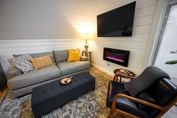 Smart TV - Secluded A-Frame w/hot tub-Near Pristine Lake Ouachita and Hot Springs (Royal)