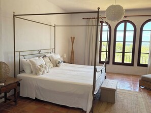 6 bedrooms, in-room safe, iron/ironing board, travel cot