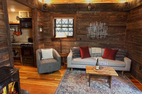 Deluxe Chalet | 2 bedrooms, premium bedding, down comforters, in-room safe. Vikings Villages Resort