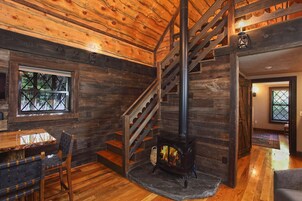 Deluxe Chalet | 2 bedrooms, premium bedding, down comforters, in-room safe