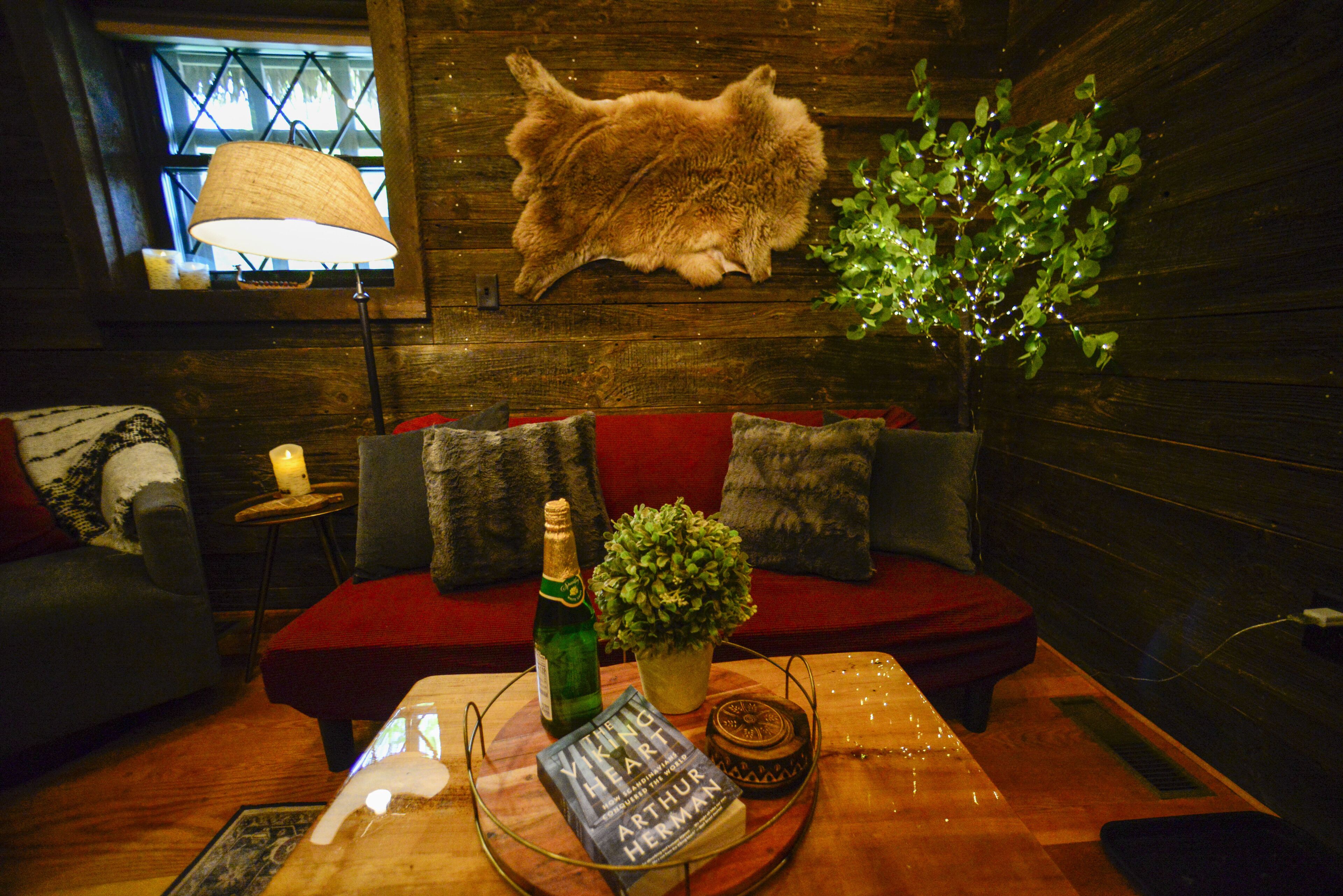 Smart TV de 32 pulgadas con canales por cable, televisión y chimenea 