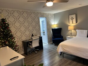 1 makuuhuone, työpöytä, silitysrauta/-lauta, internet