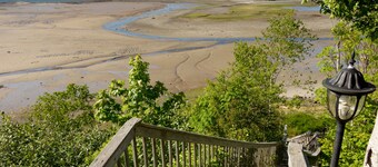 Contemporary ocean front cottage on the shore of the highest tides in the world.