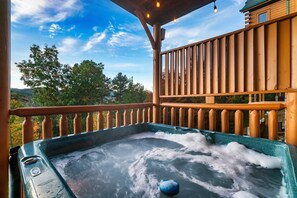 Tina de hidromasaje al aire libre