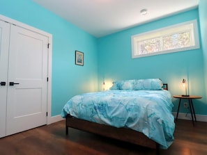 2 bedrooms, free WiFi, bed sheets - TREETOP PARADISE SUITE
Breathtaking lake and mountain views 5 min from the beach (Blind Bay)