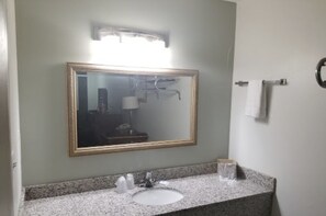 Douche à « effet pluie », articles de toilette de luxe