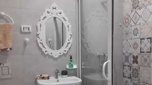 Deluxe Apartment | Bathroom - Amazigh Beach One (La Marsa)