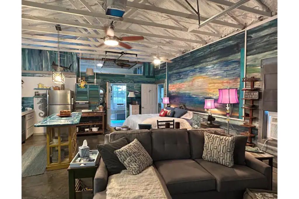 Surf Shack Beach Cottage, Steps to the Beach! 