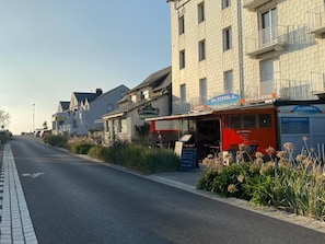 Exterior - SEASIDE HOUSE (Hauteville-sur-Mer)