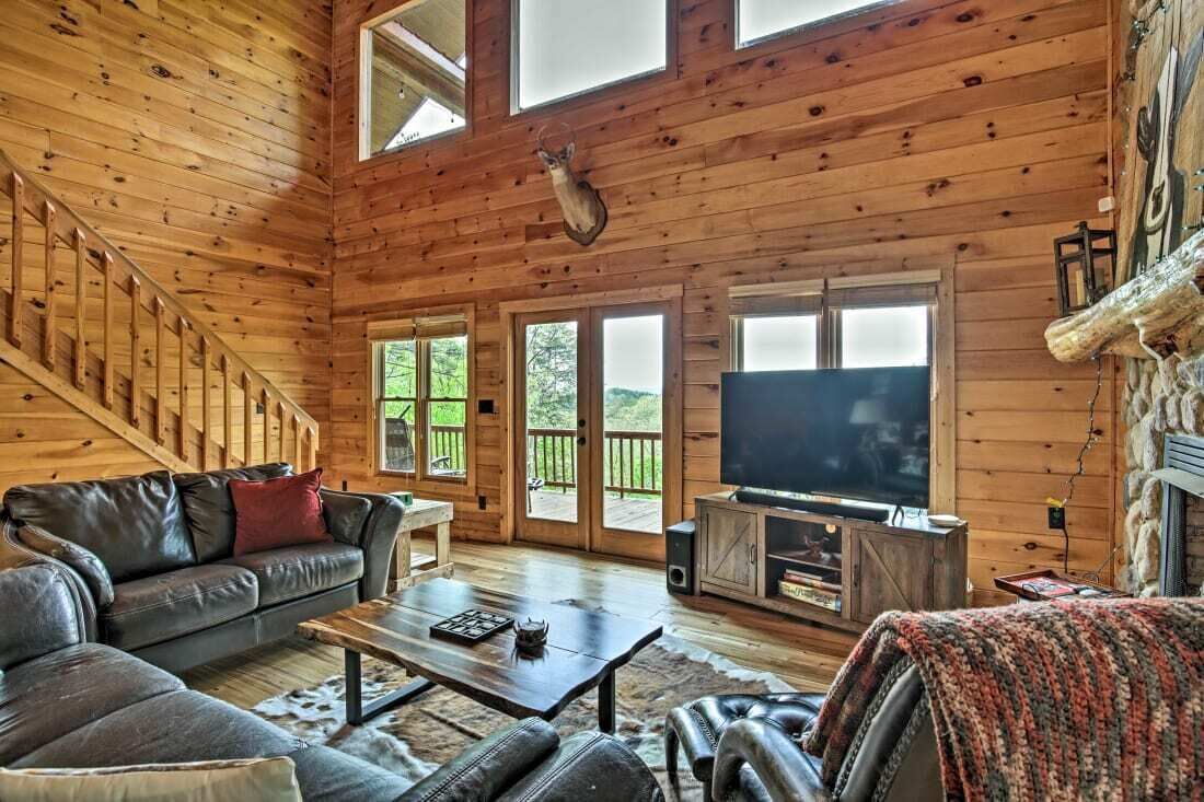 Téléviseur connecté, foyer, écran d’ordinateur