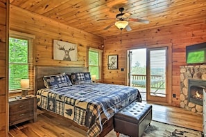 5 bedrooms, in-room safe, desk, iron/ironing board