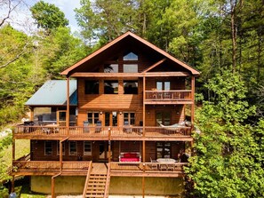 Exterior - Blue Ridge Luxury Cabin w/ Views, Movie Theater, EV Charger & Hot Tub (Morganton)
