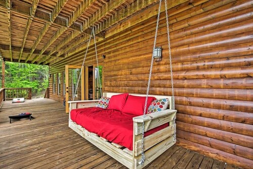 Blue Ridge Luxury Cabin w/ Views, Movie Theater, EV Charger & Hot Tub