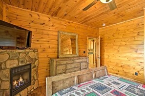 5 Schlafzimmer, Zimmersafe, Schreibtisch, Bügeleisen/Bügelbrett