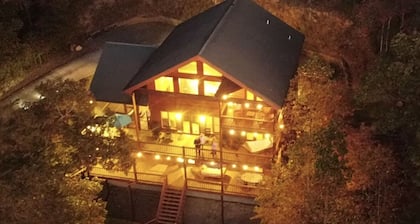 Large Mtn Retreat w/ Theater Room, Hot Tub, Game Room & Sunset Mountain Views!