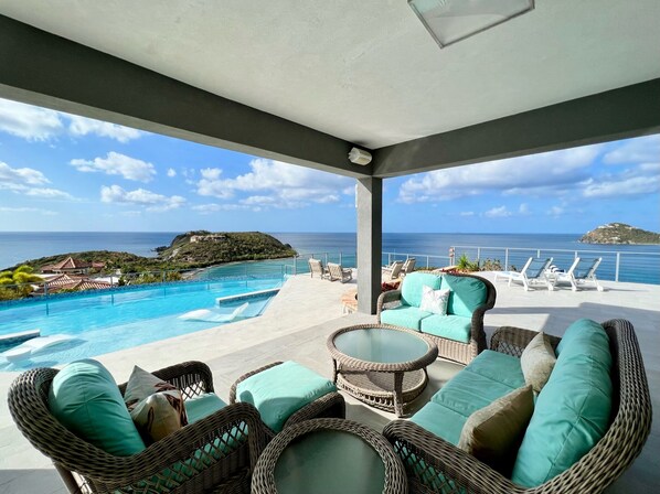 حمّام سباحة خارجي، حمّام سباحة مُدفَّأ