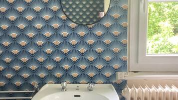 City Townhome | Bathroom