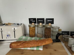 Tägliches kontinentales Frühstück gegen Gebühr