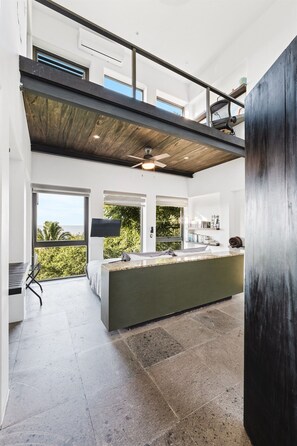 4 Schlafzimmer, Schreibtisch, Bügeleisen/Bügelbrett, Reisekinderbett