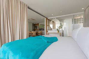 2 bedrooms, iron/ironing board, bed sheets