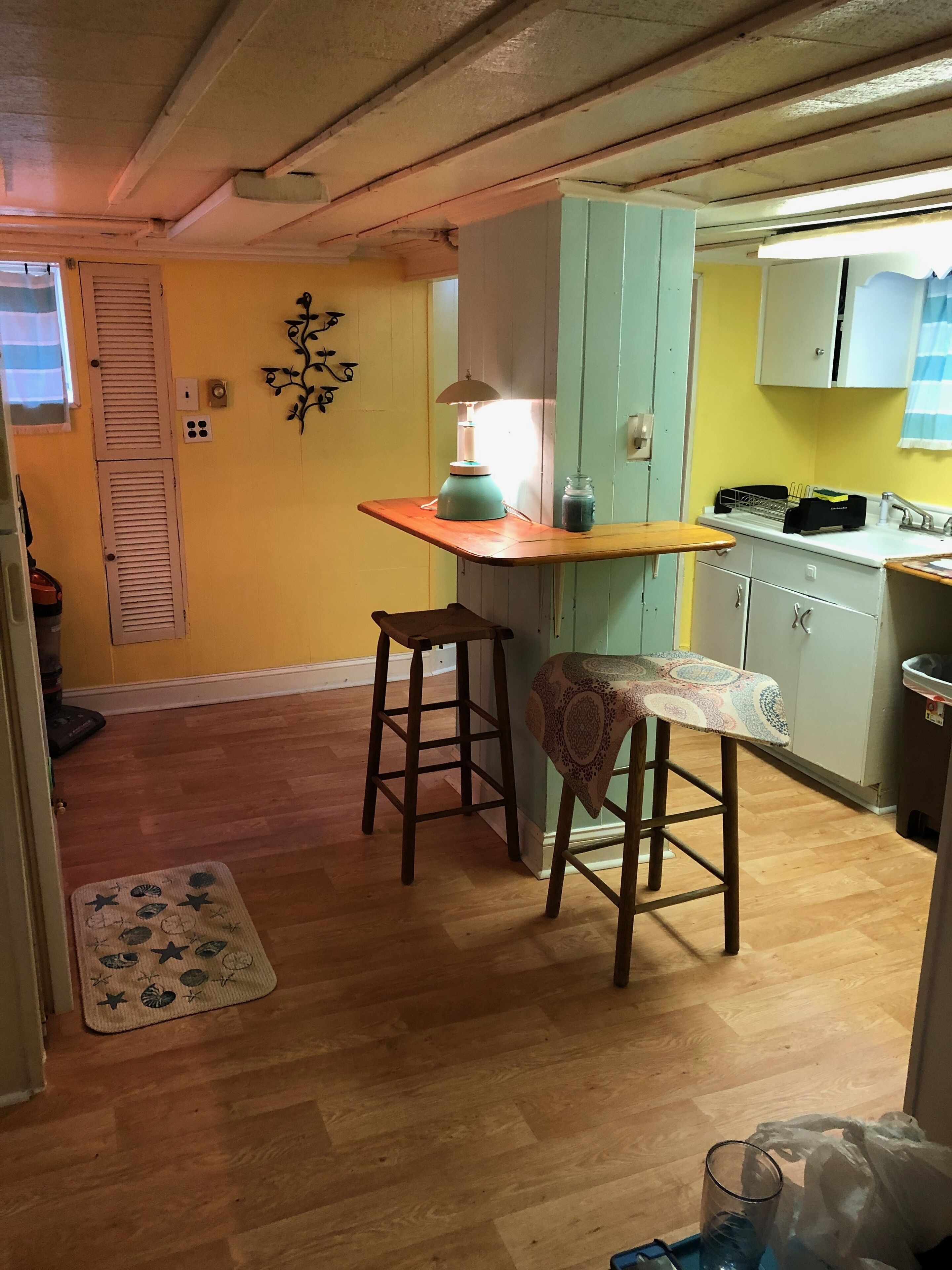 Fridge, microwave, oven, coffee/tea maker