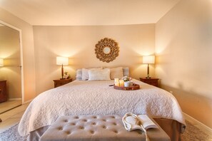 2 chambres, bureau, fer et planche à repasser, lit parapluie