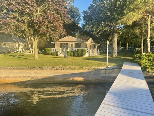 Lake Frontage, swimming area, close to golf
