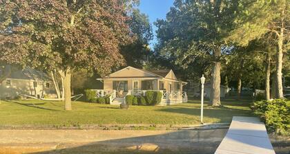 Lake Frontage, swimming area, close to golf