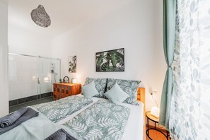 Apartment, 3 Bedrooms, Non Smoking, Kitchen | 3 bedrooms, desk, laptop workspace, blackout curtains - 3 Bedrooms - 75sqm - 15 Min. City Center (Vienna)
