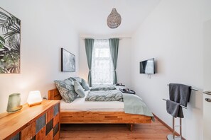 Apartment, 3 Bedrooms, Non Smoking, Kitchen | 3 bedrooms, desk, laptop workspace, blackout curtains - 3 Bedrooms - 75sqm - 15 Min. City Center (Vienna)