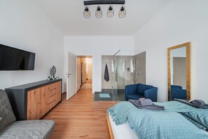 Apartment, 3 Bedrooms, Non Smoking, Kitchen | 3 bedrooms, desk, laptop workspace, blackout curtains - 3 Bedrooms - 75sqm - 15 Min. City Center (Vienna)
