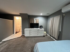 2 bedrooms, desk, free WiFi, bed sheets