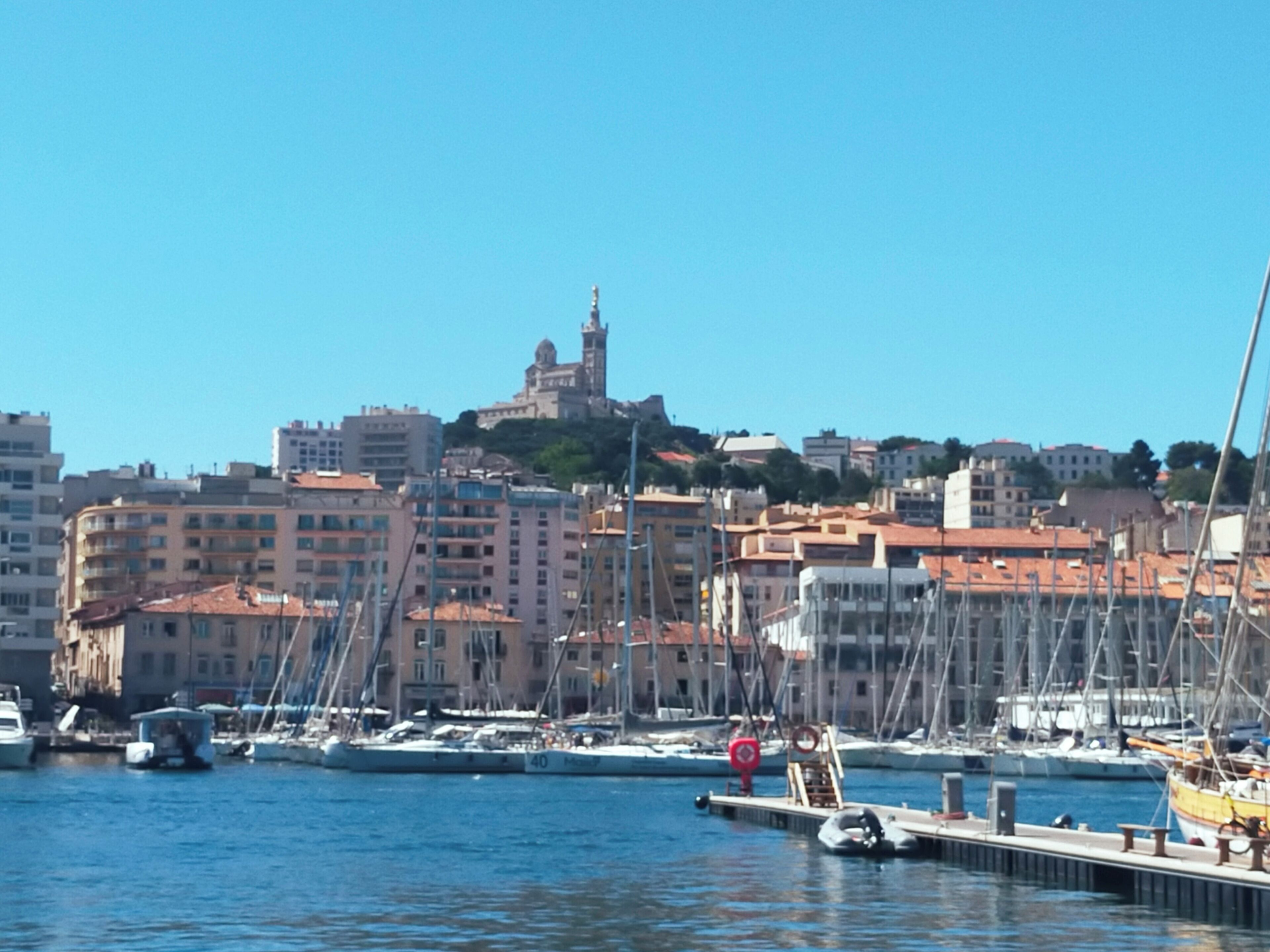 Notre Dame de la Garde vue du Vieux Port