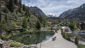 A lakeside park with a walking path, benches, and a small pavilion. - Close to Telluride!! Discounted! Sits proudly 8,000ft above Ridgway & Ouray (Ridgway)