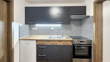 Refrigerador, microondas, horno, placa de cocina