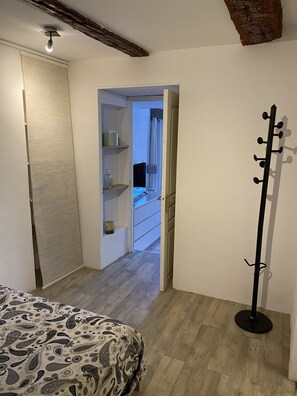 1 bedroom, travel crib, free WiFi, bed sheets