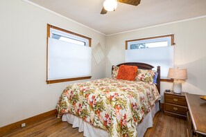 3 habitaciones, caja de seguridad en la habitación y escritorio 