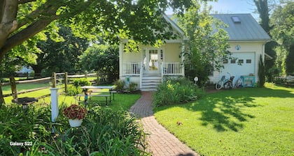 BAYSIDE BUNGALOW