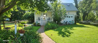 BAYSIDE BUNGALOW