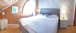 4 bedrooms, WiFi, bed sheets