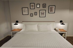 Quarto luxo | Roupas de cama premium, escrivaninha, Wi-Fi de cortesia, roupa de cama