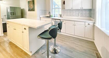 Harmonious Cottage by the river