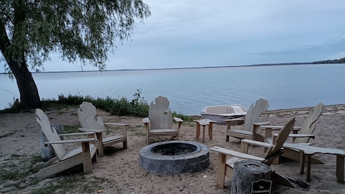 Waterfront Modernized Rustic Log Cabin on Indian Lake, Manistique, MI